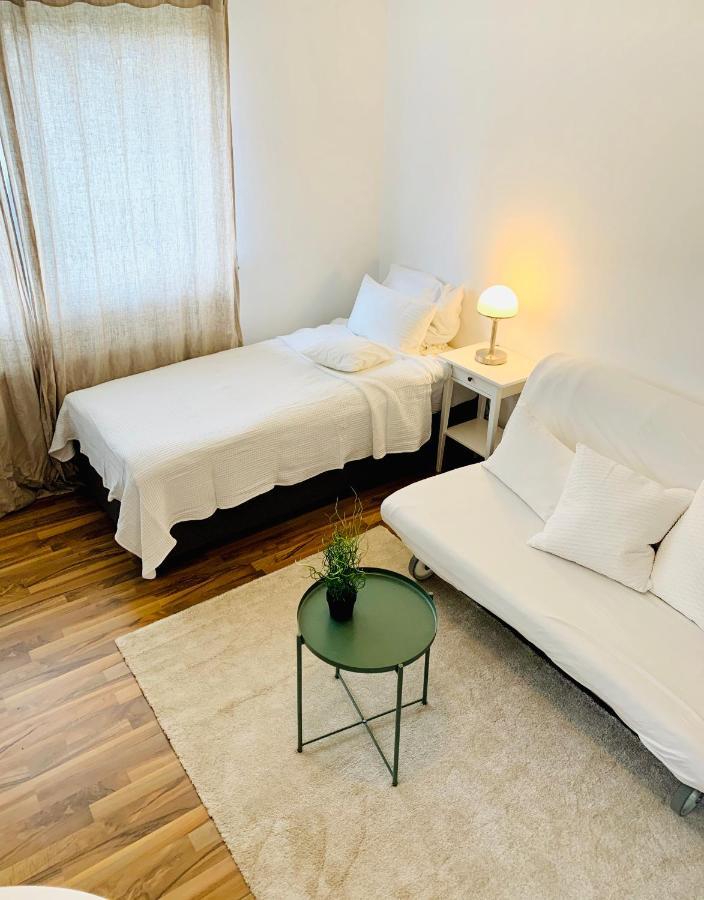 Top Renoviertes Apartement In Bester Lage Von Homburg- 5 Fussminuten Zur Uniklinik Homburg  Zewnętrze zdjęcie